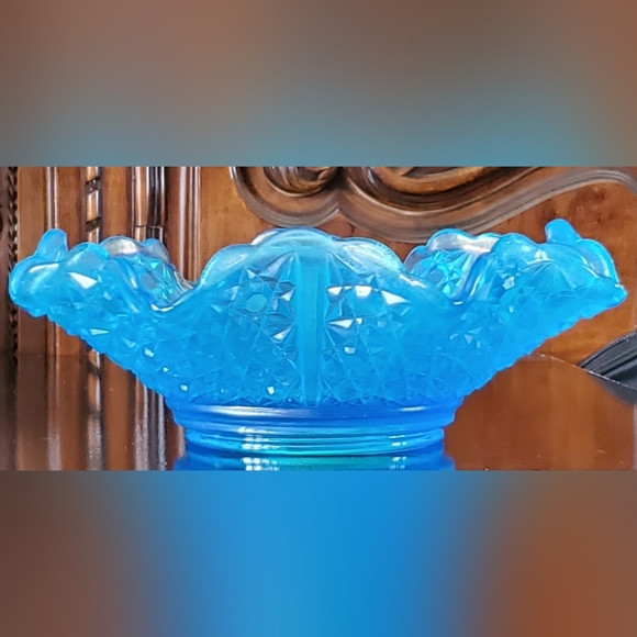Fenton Daisy and Button 10 3/4" Irredescent Blue WOW Bowl - Picture 15 of 16